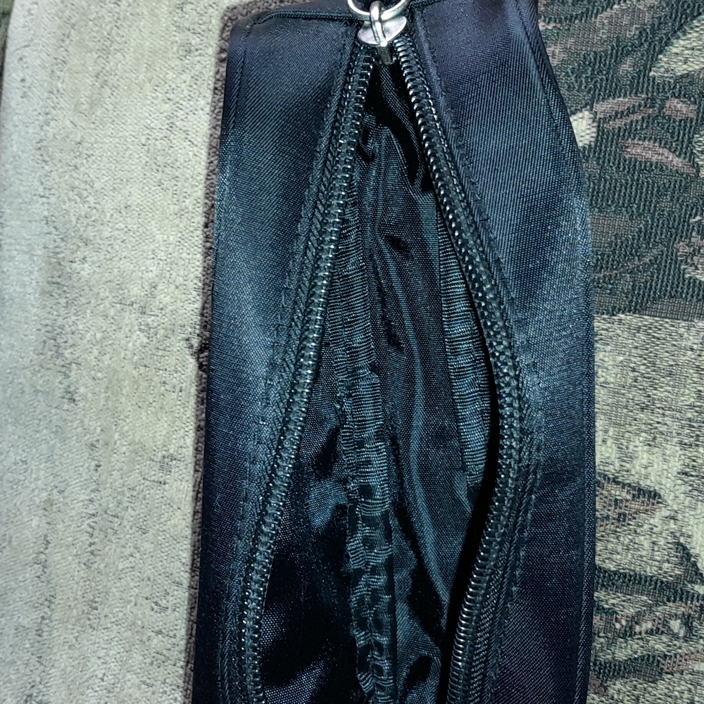 🌺BLACK Zip Up Case - Picture 3 of 5